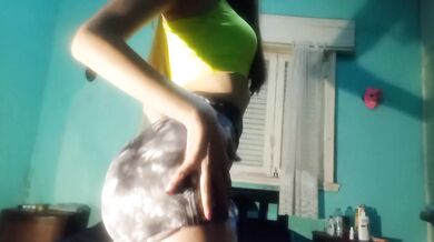 Jugando solita para mis seguidores