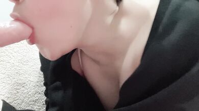 Masturbation in reverse NTR situation
