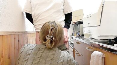 キッチンで料理中の人妻に欲情して立ちバックで中出し危険日人妻MAHの情事㉑