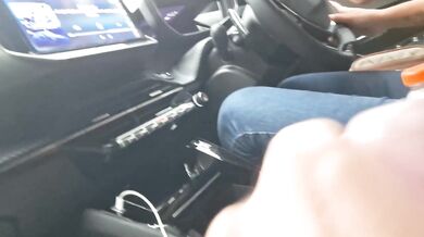 He masturbated inside the ride-share driver's car and ended up ejaculating in her mouth!