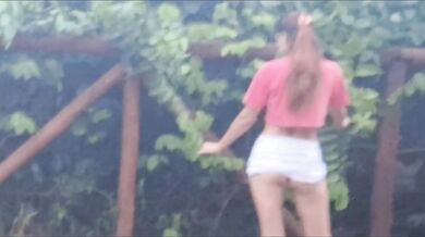 Public masturbation: I show my hard penis to a stranger in the park!