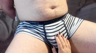 Handjob with huge cum