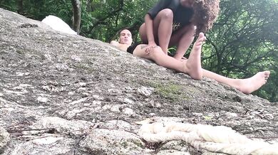 Dluquinha Oficial fuels fire with raw pussy power