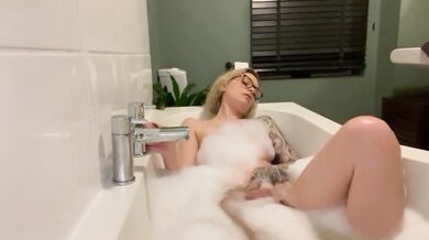 Bubbly bath fun