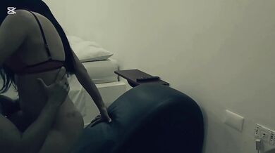 علاقة حميمة رائعة مع رجل مغربي. قوي وجريء