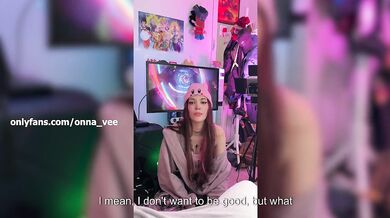 Cute Gamer Girl shows you her Special "Kirby Technique"