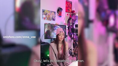 Cute Gamer Girl shows you her Special "Kirby Technique"