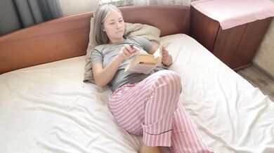 Modest masturbation while watching porn turns into loud moans and orgasm
