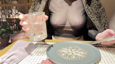 Naked diner
