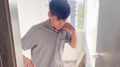The construction worker has sex with a young, novice female engineer. julianapalvin