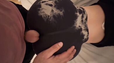 He cums all over my big ass in leggings