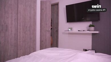 My roommate is having a nightmare and would rather spend the night in my bed - Sofi Becker