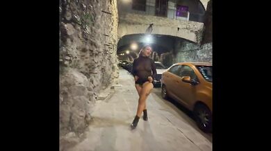 I walk naked in the underground and they see the cars passing by And I show them my tits
