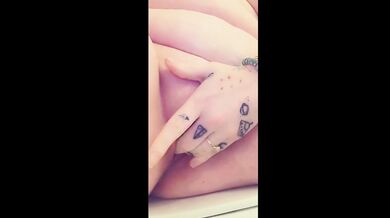 Up Close and Personal Pussy Rubbing/Fingering Masterbaiting