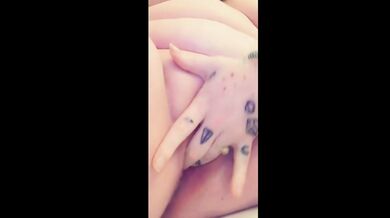 Up Close and Personal Pussy Rubbing/Fingering Masterbaiting