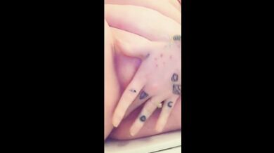 Up Close and Personal Pussy Rubbing/Fingering Masterbaiting