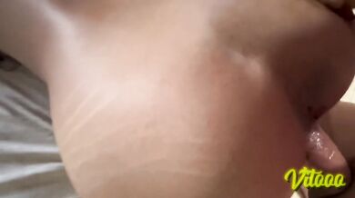 Epic cumshot on my girlfriend's big ass - watch how she moves