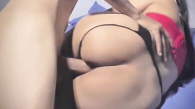 Tengo sexo con mi padrastro. Lo provocó a que me folle