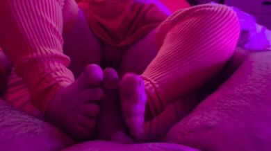 Sloppy blowjob, Foot Job and fucking?! Jinkies!