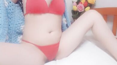 petite frame ignites red temptation on sweethanajapanese