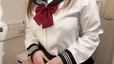 トイレ　授業中サボってバイブでオナニーしちゃった