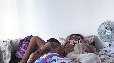 Dluquinha Oficial's raw sensual seduction begins