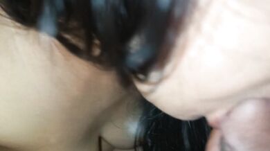 A PERFECT BLOWJOB - PINAY KAIN ITLOG AT TAMOD PART 1
