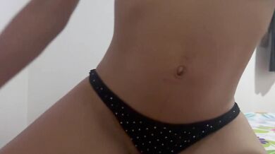 ME ENCANTA EL SEXO CON EL PANTY PARA EL LADO