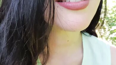 I forgot my panties on the way home so i started masturbating in public