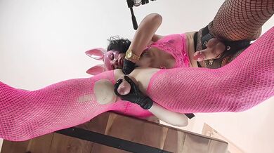 Fisting in black gloves with dirty talks for his gaping ass in pink tights ) wanna cum like he? DM me