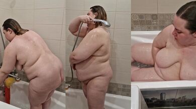 Bathroom show from fat Yesenia