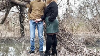 My sexy stepmom has an original way of supporting me