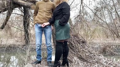 My sexy stepmom has an original way of supporting me