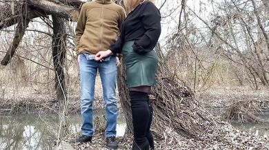 My sexy stepmom has an original way of supporting me