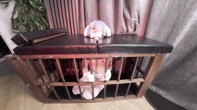 【BDSM X cosplay】 Please…master don’t lock me in the dog cage