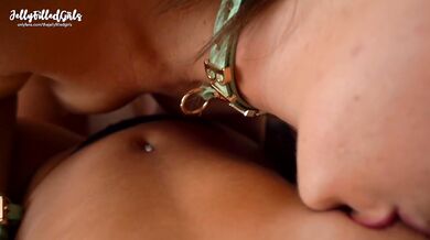 Passionate Lesbian Strapon For Her Pleasure - JellyFilledGirls