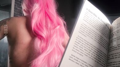 I fucked and cum inside my mom's friend's ass.