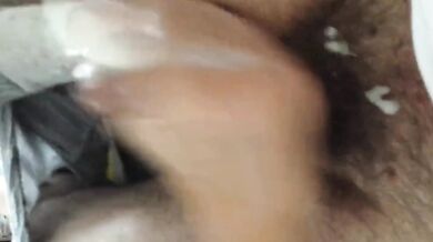 MILF HARD HANDJOB - CUMSHOT