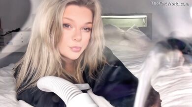 RileyRips Let Out Super Long Farts In Face Cam!