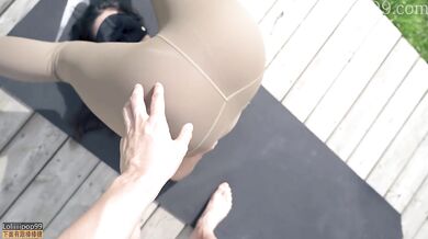 Outdoor Sex with My Yoga Teacher & Cum in Mouth- 口爆裤里丝瑜伽教练