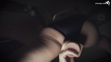 学校終わりの汗をかいた女体を紐で吊るし上げて卑猥な遊びをする。ポニーテールの元気な女がまんこの筋にブルマを食い込ませる。巨大ディルド挿入（素人、個人撮影、日本人）
