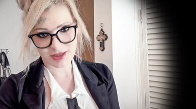 Sucking Off My Hot Boss