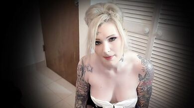 Sucking Off My Hot Boss