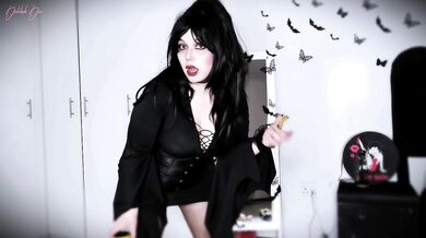 Elvira Cosplay Storytelling Roleplay & Burping