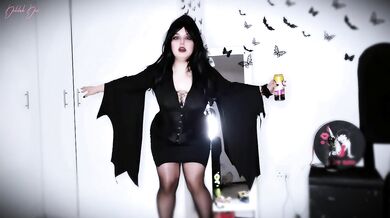 Elvira Cosplay Storytelling Roleplay & Burping