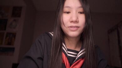 Cute Japanese Girl and Money Problems