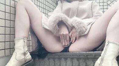 [Masturbation hiding outside] Thrilling to be seen! See so much of my excited Part1 Uncensored//Masturbation/Close-up/Exposure
