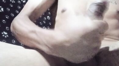 MY BIG-DICKED STEPBROTHER IS WAITING FOR ME IN MY ROOM TO GIVE HIM HIS SECOND HANDJOB. HIS COCK IS BECOMING A VICE AND I WANT TO EAT IT