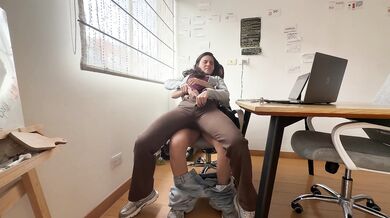 My friend gives me a blowjob while I'm having a virtual meeting