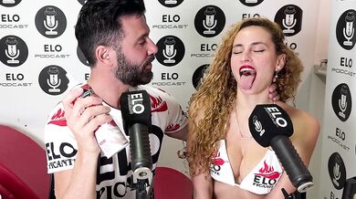 Tefi Santi in the spicy room of Elo Podcast